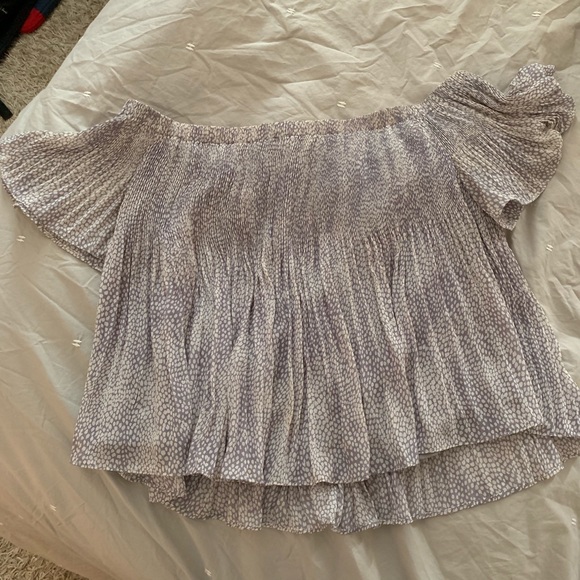 Purple patterned Off the Shoulder Top - Picture 4 of 5